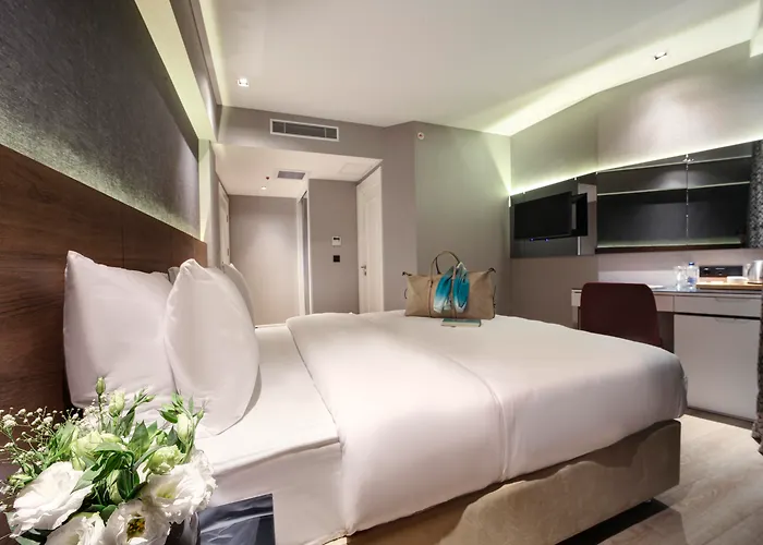 Dora Pera Hotel
